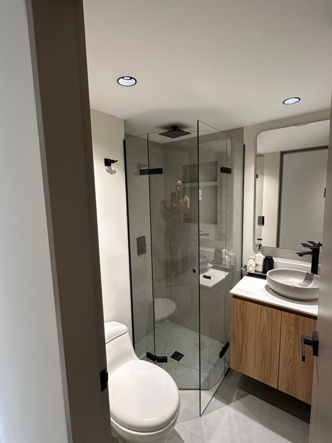 Elegancia y Confort en El Poblado - Image 4