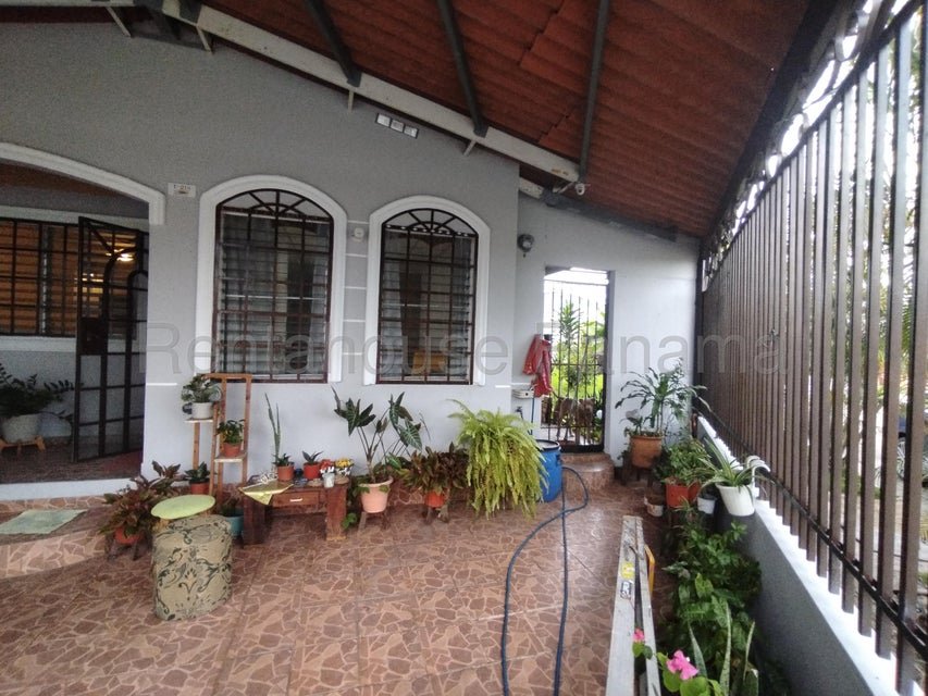 Acogedora Casa en Esquina - Image 7