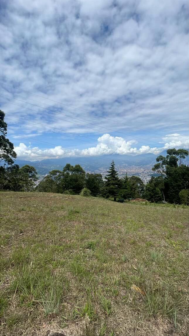 Amplio lote Campestre cerca a la ciudad en Venta  - Image 6