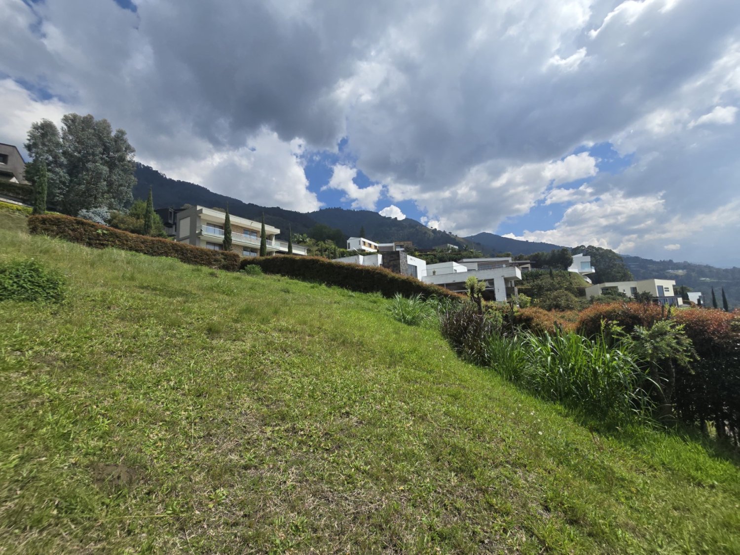 Lote en venta en el poblado (una de las mejores parcelaciones )  - Image 4