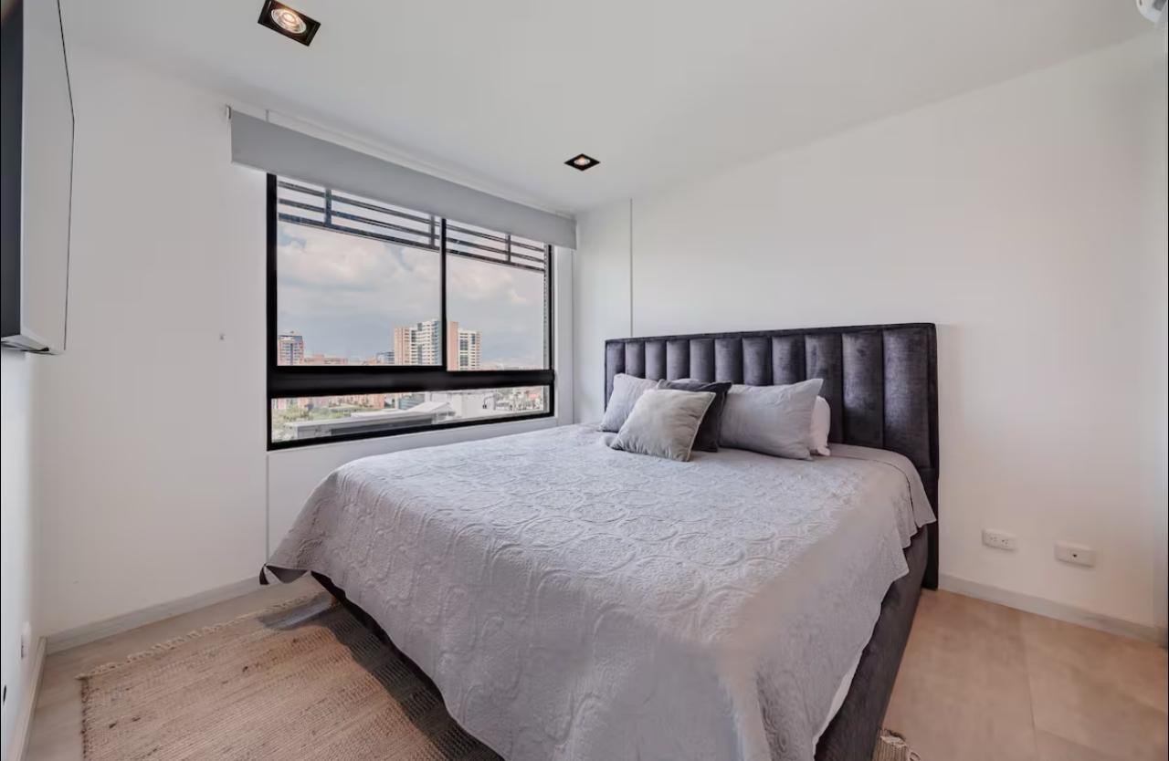 Moderno apartamento en el poblado  - Image 4