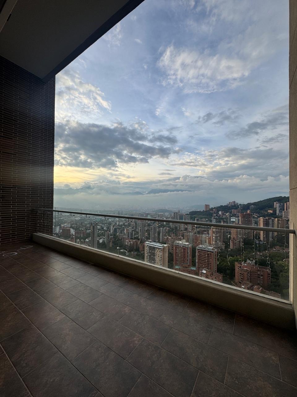 Exclusivo Penthouse con Vista panorámica a Medellín  — 4
