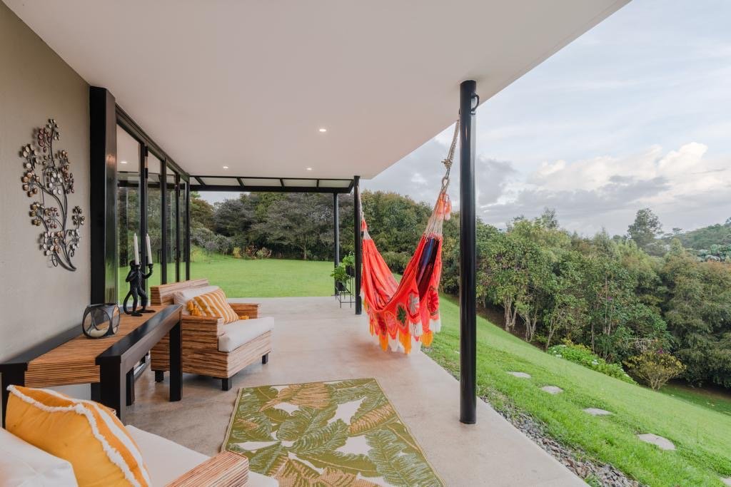 Exclusiva Casa en Renta y Venta en el Alto de las palmas . — 3