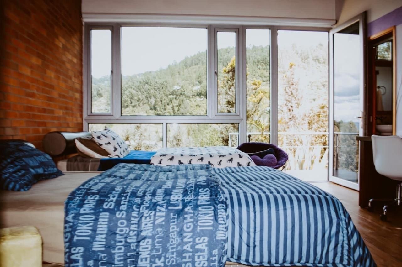 Exclusiva casa en Renta y venta en las palmas con vista panorámica a todo Medellín 