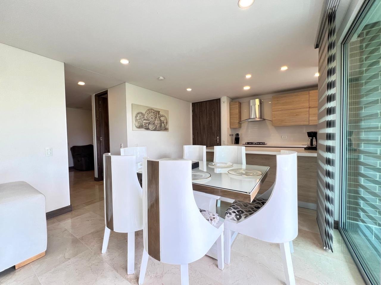 Apartamento en Renta amoblado a pasos del centro comercial el Tesoro