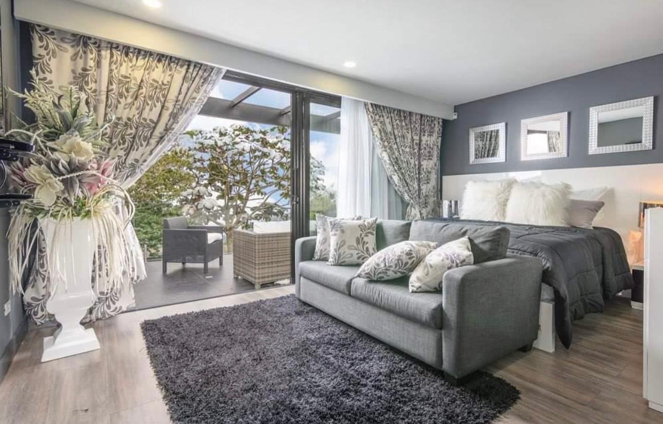 Lujosa casa en las palmas En Renta y venta con Vistas Panoramicas  - Image 17