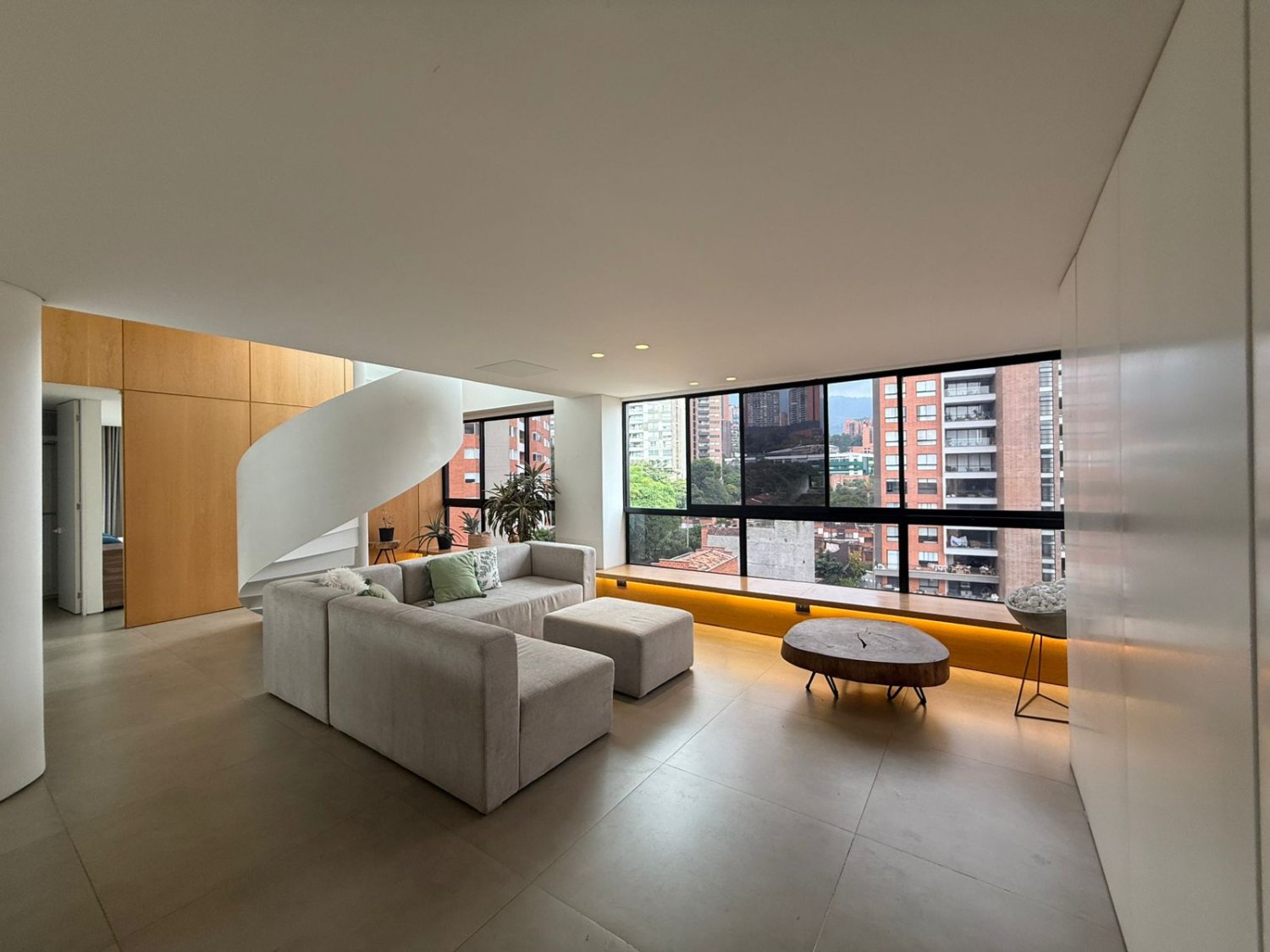 Exclusivo duplex con jacuzzi en la terraza en Renta  - Image 10