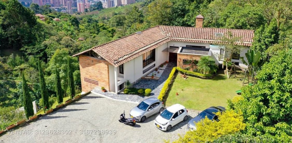 Casa Campestre en Venta en el sector de Envigado  — 3