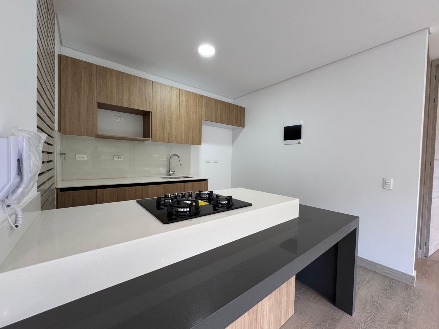 Aparta estudio en el Poblado Disponible en Renta 