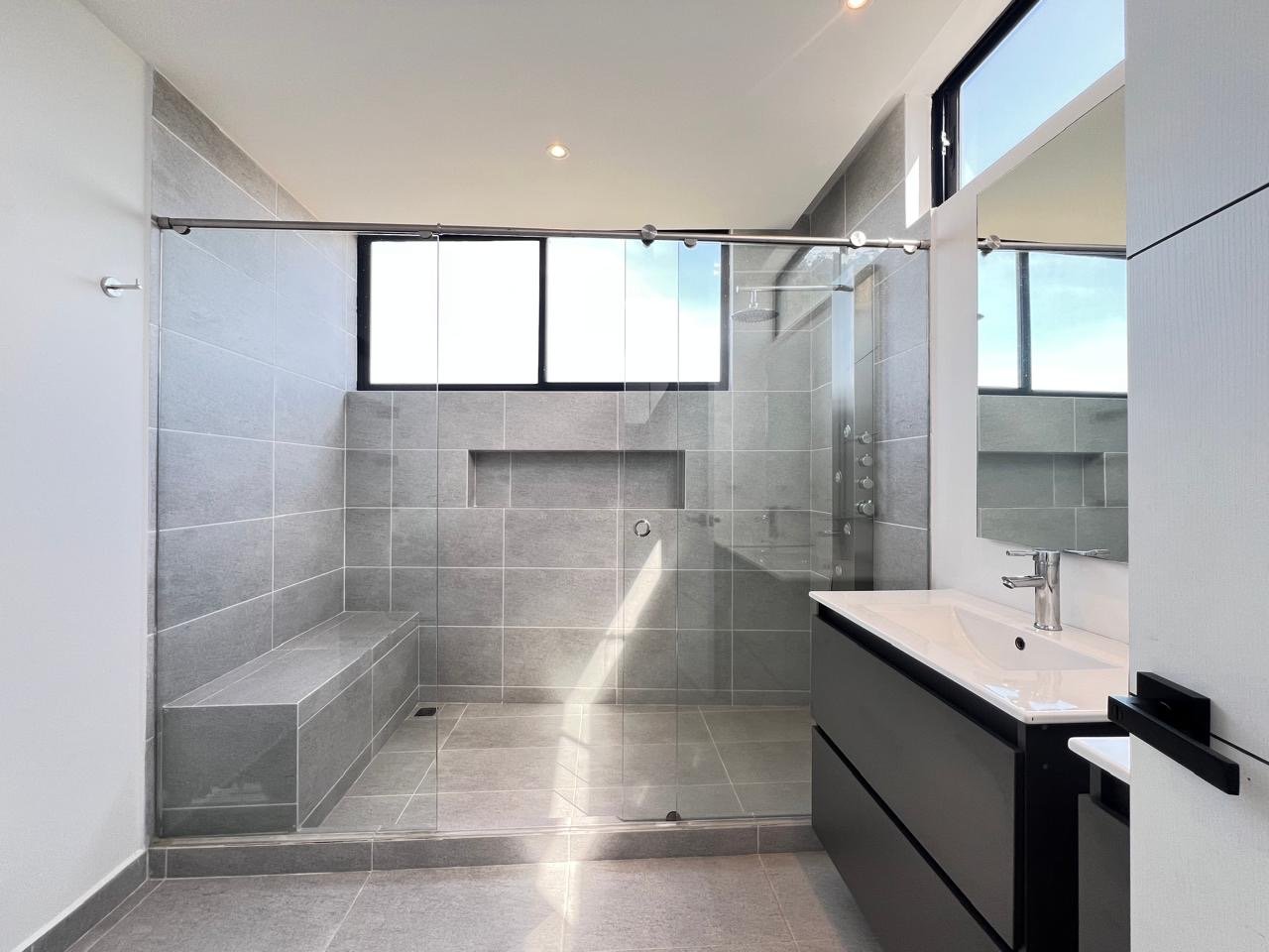 Gran casa Duplex disponible en Renta en Envigado . — 13