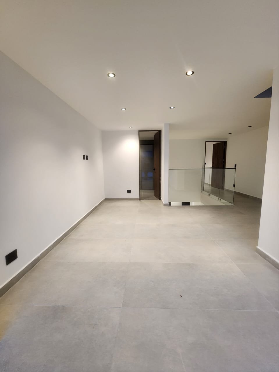 Casa remodelada en Renta tradicional Cerca al Centro comercial el Tesoro  - 20