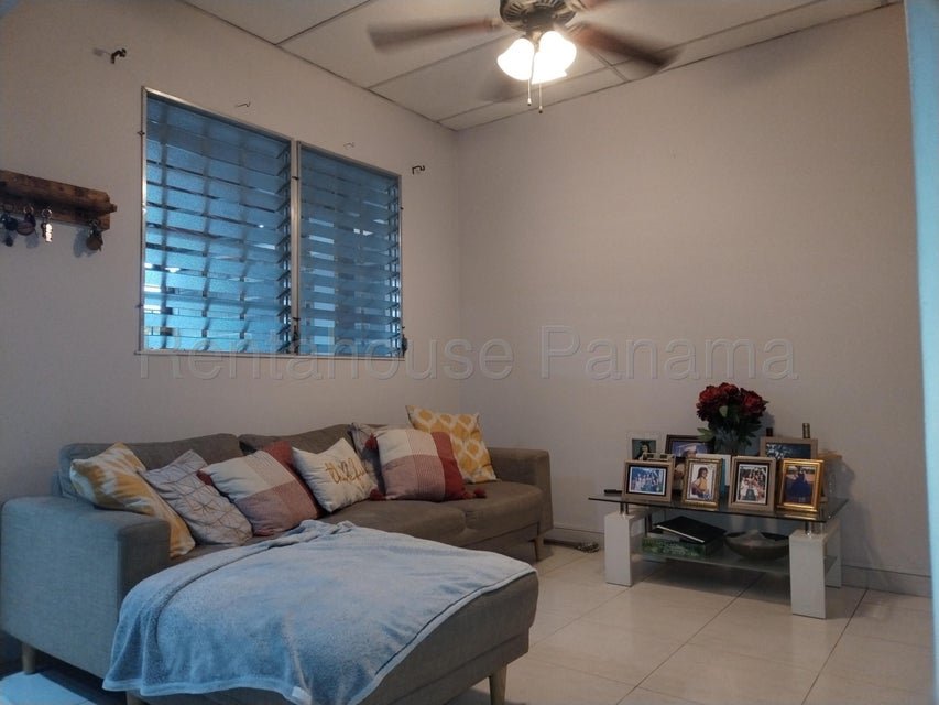 Acogedora Casa en Esquina - Image 8