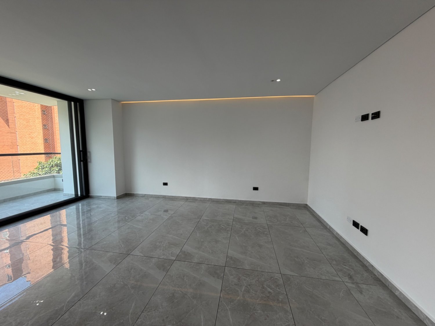 Moderno Apartamento en Laureles - Image 5