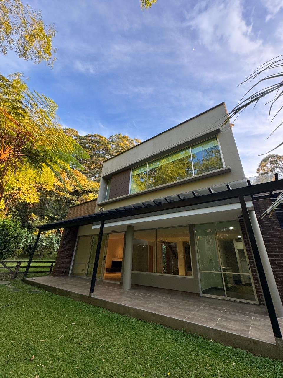 Exclusiva Casa Campestre ubicada en Envigadi en Renta tradicional y venta  - Image 2