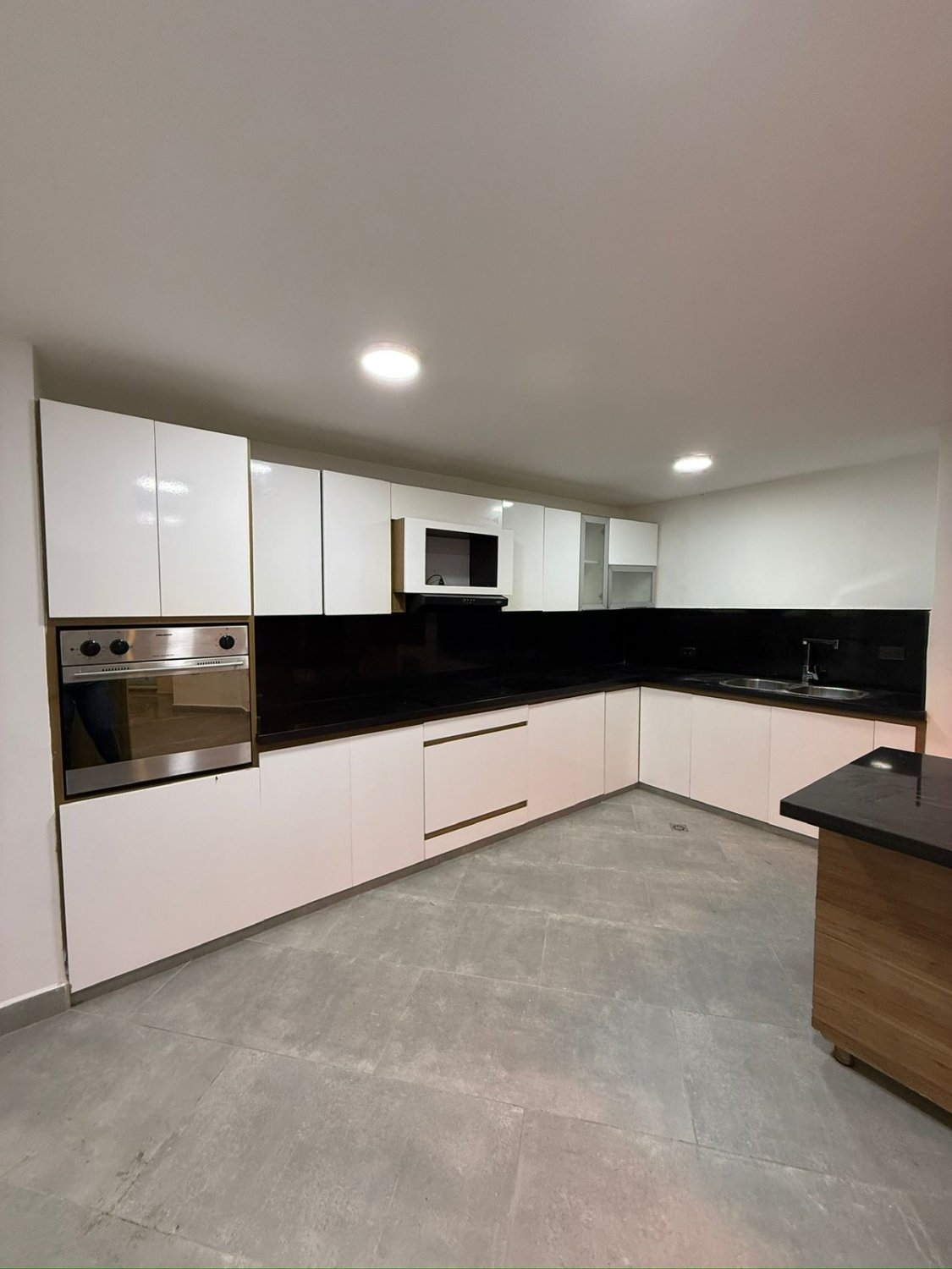 Gran casa en renta con zona verde (Envigado )  - Image 8