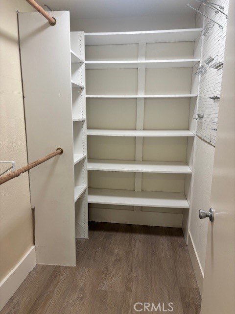 Spacious Van Nuys Condo - Image 7