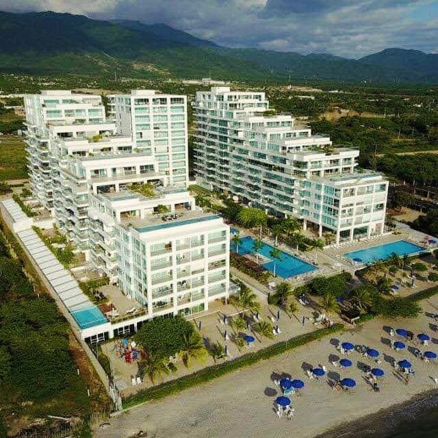 Espectacular apartamento de playa en venta - Image 1