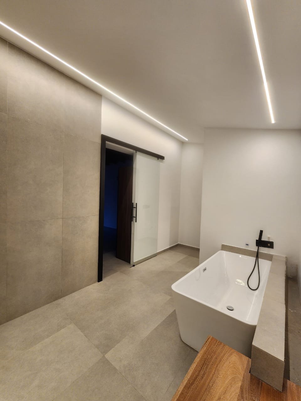 Casa remodelada en Renta tradicional Cerca al Centro comercial el Tesoro  - 19