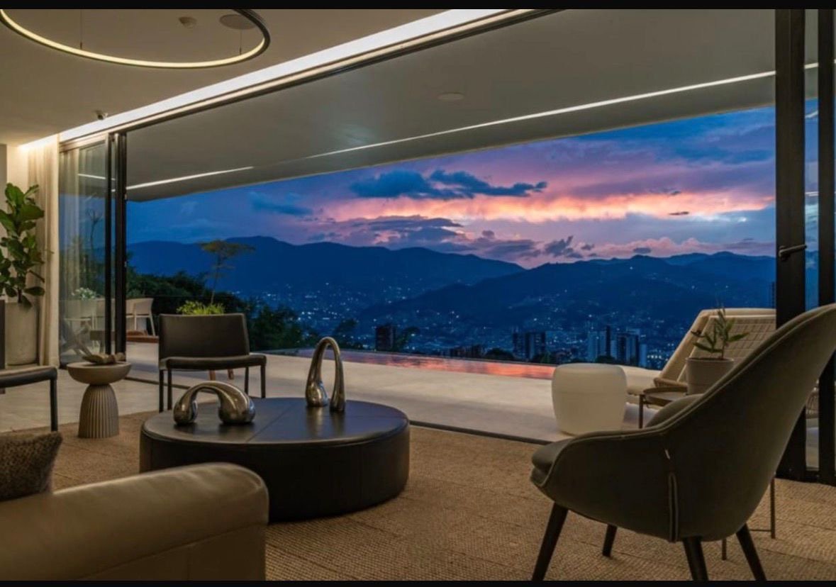 Exclusiva Mansión en Renta y Venta en el poblado con 2 piscinas  - 9