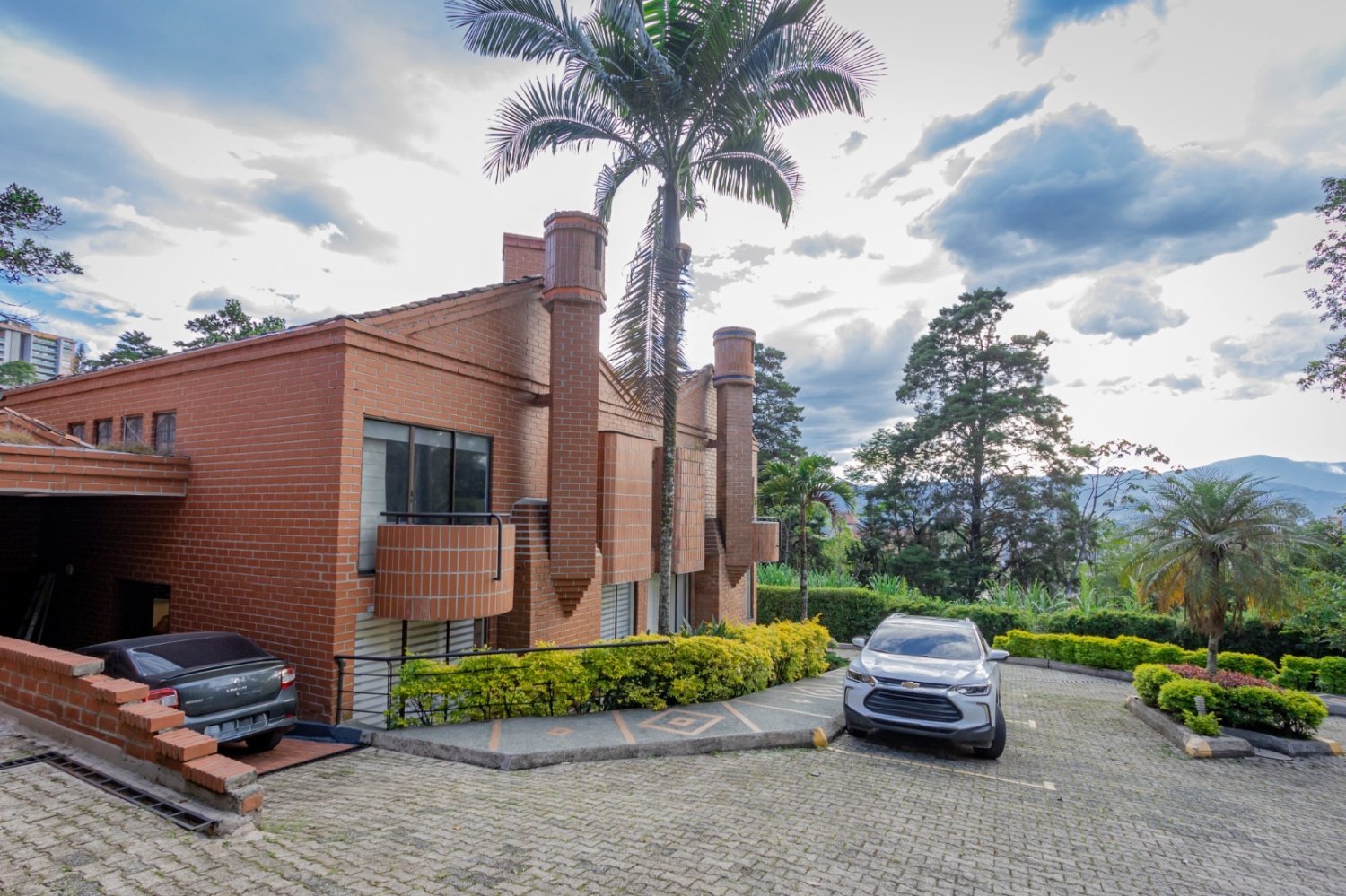 Hermosa casa colonial en Renta Amoblada en el poblado 