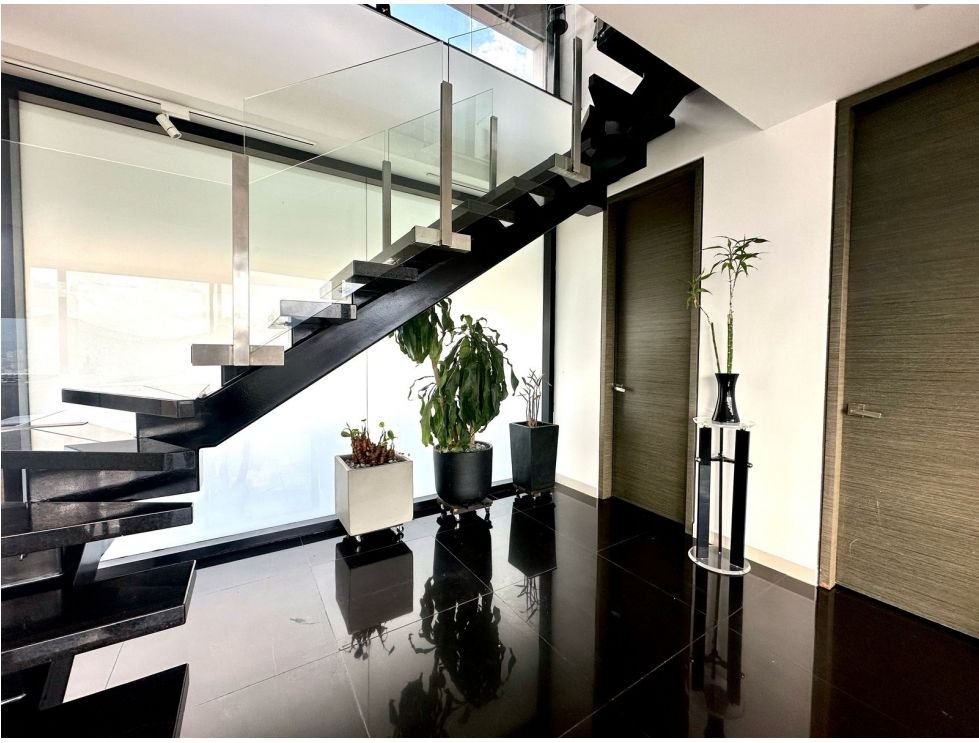 Exclusivo penthouse en el sector de san lucas en Venta y Renta amoblado  - Image 4