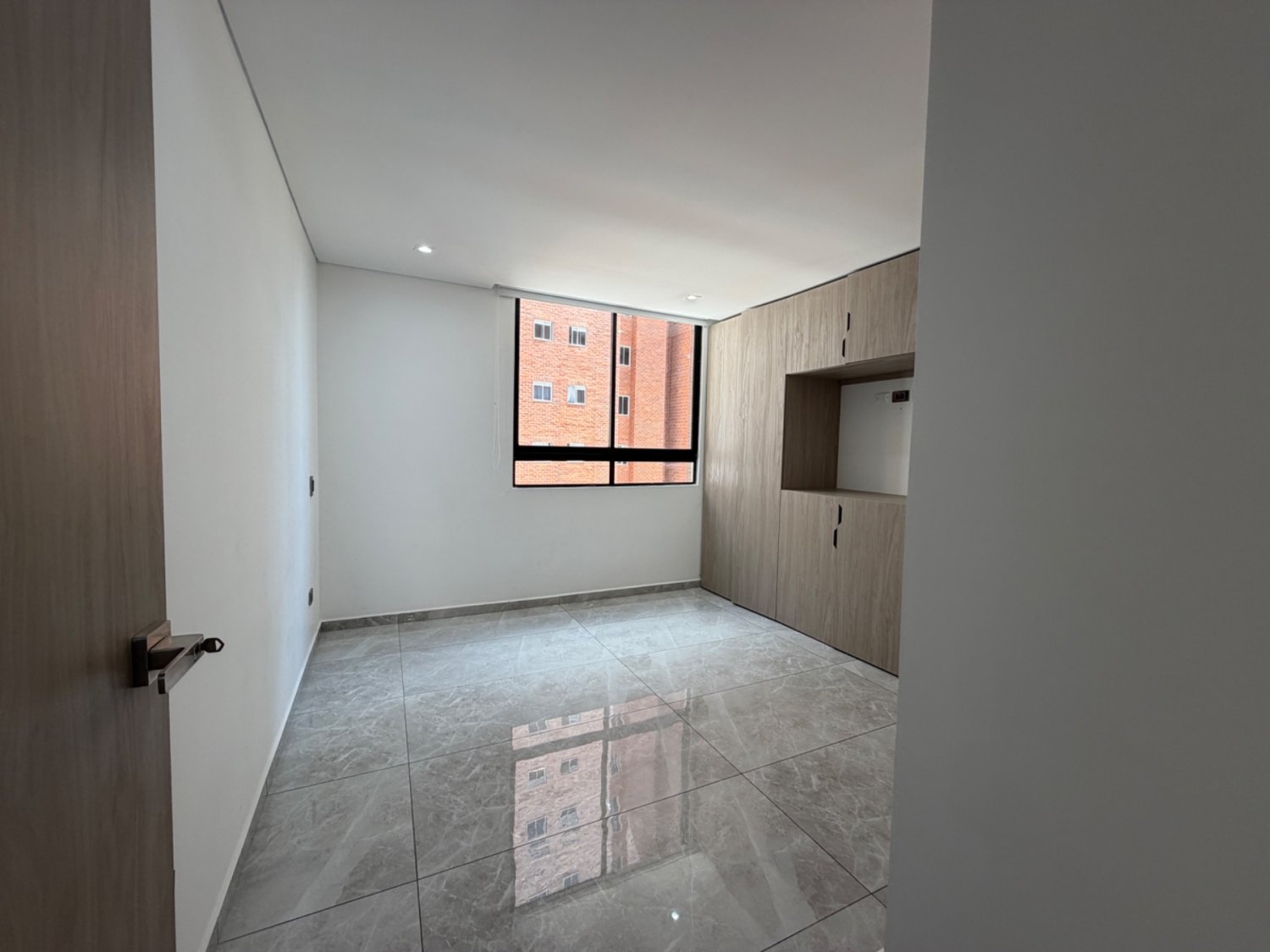 Moderno Apartamento en Laureles - Image 8