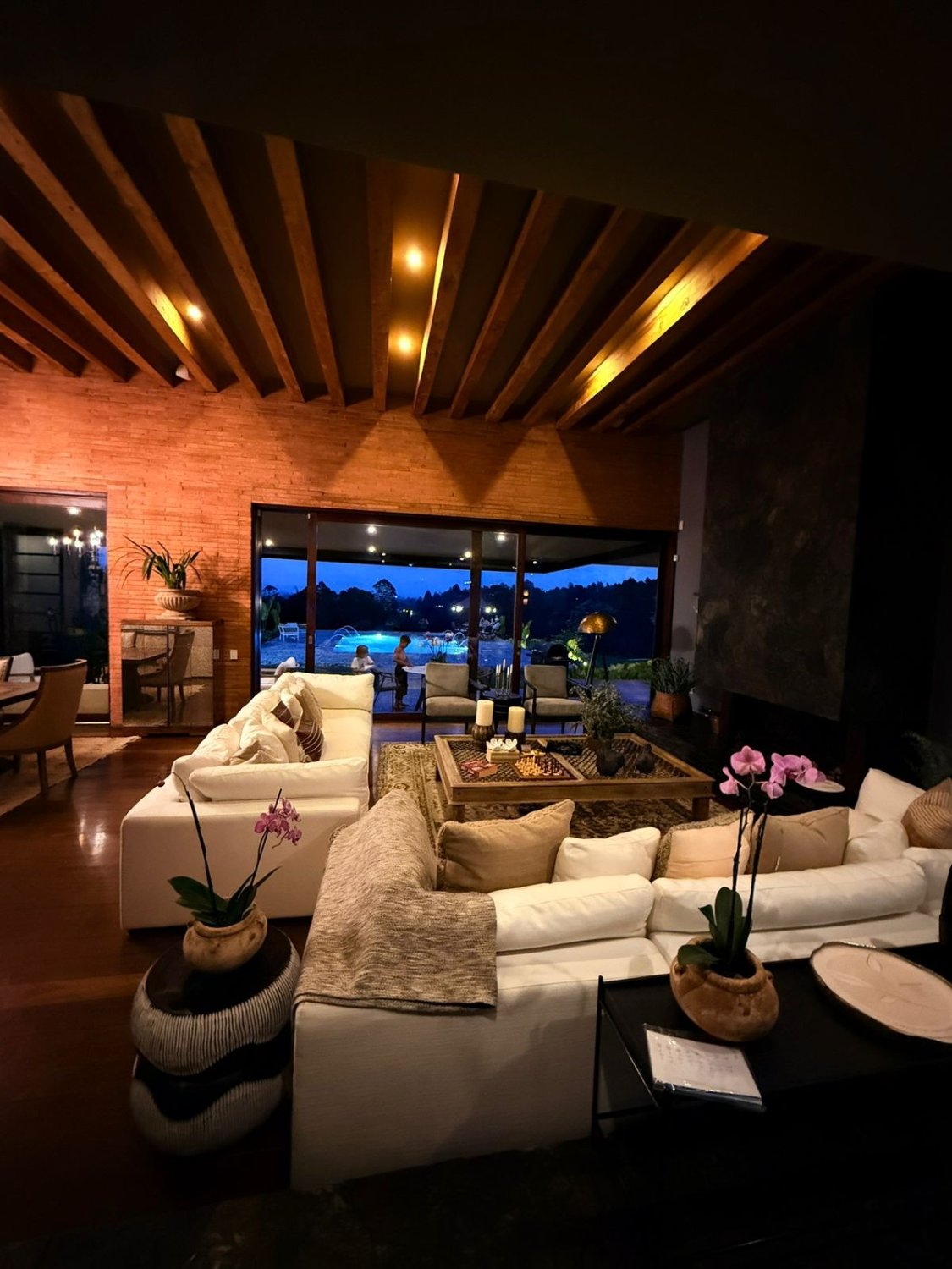 Exclusiva casa con amplio lote en Renta y Venta en Llano Grande  - Image 18