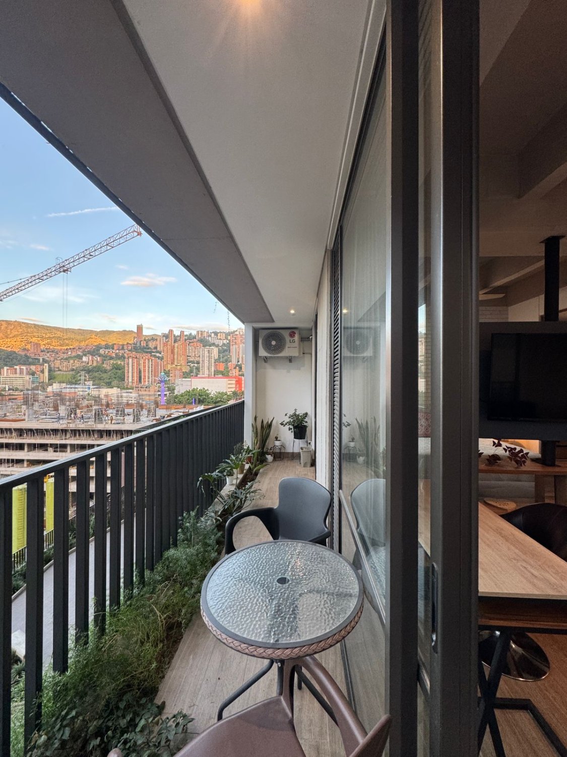 Aparta estudio Amoblado en Ciudad del Rio - Image 4