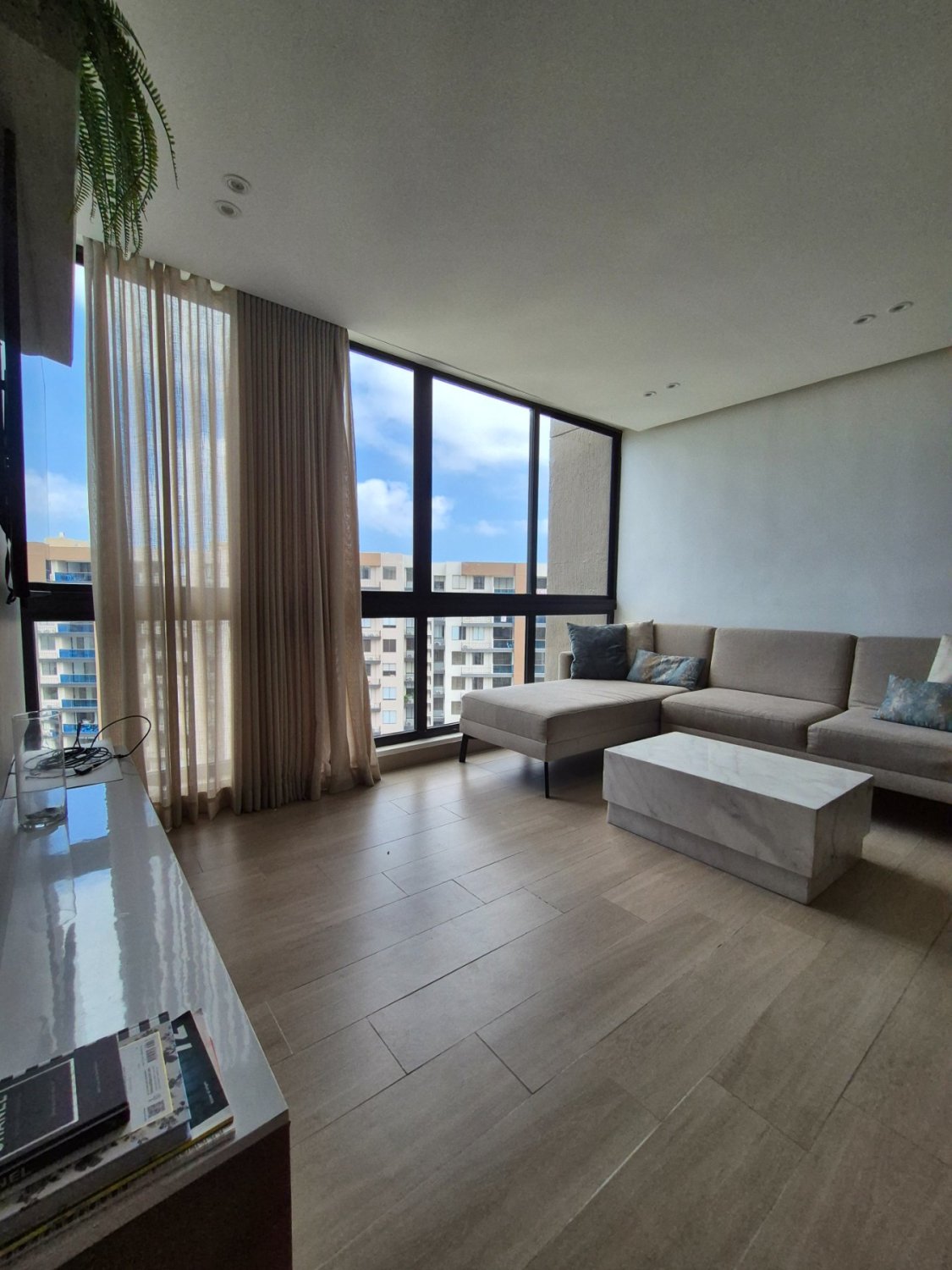 Venta de Apartamento Amoblado en Lago Alto - Image 4