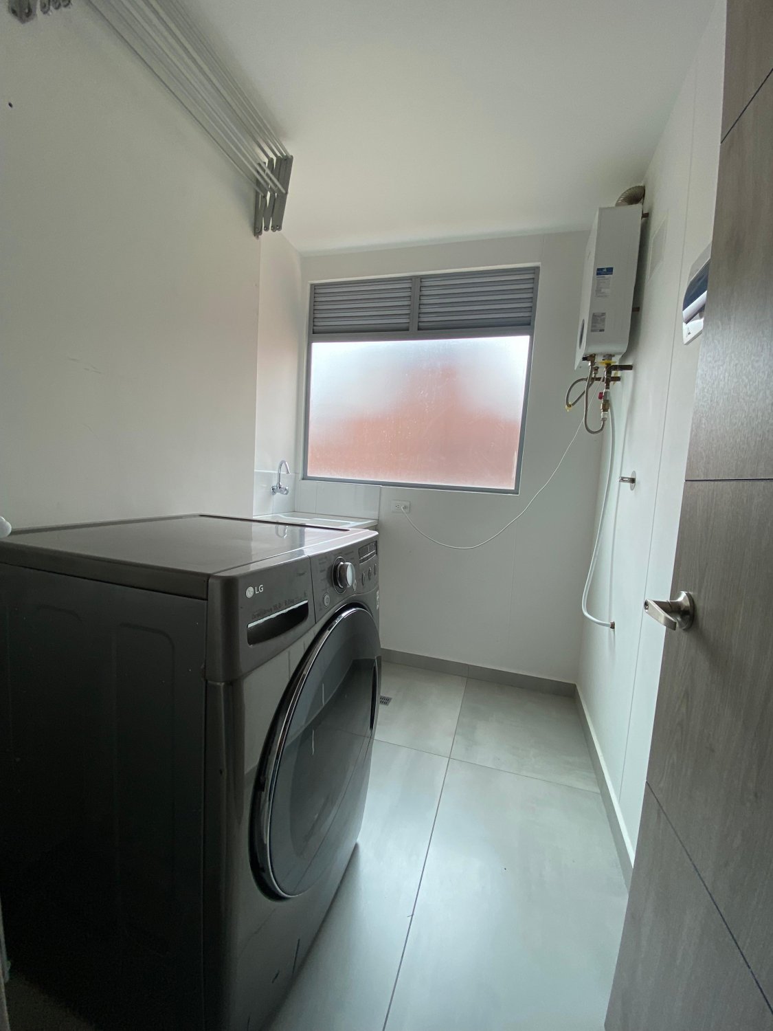 Gran Apartamento en Venta Disponible en la loma de las Brujas  — 3