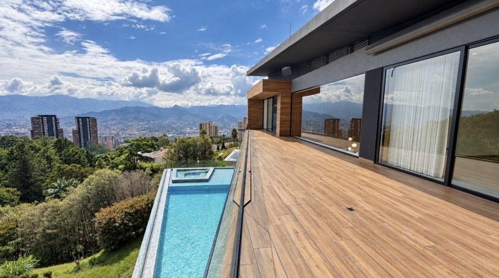 Exclusiva Casa en Renta y venta en la zona más Prestigiosa del Poblado — 2