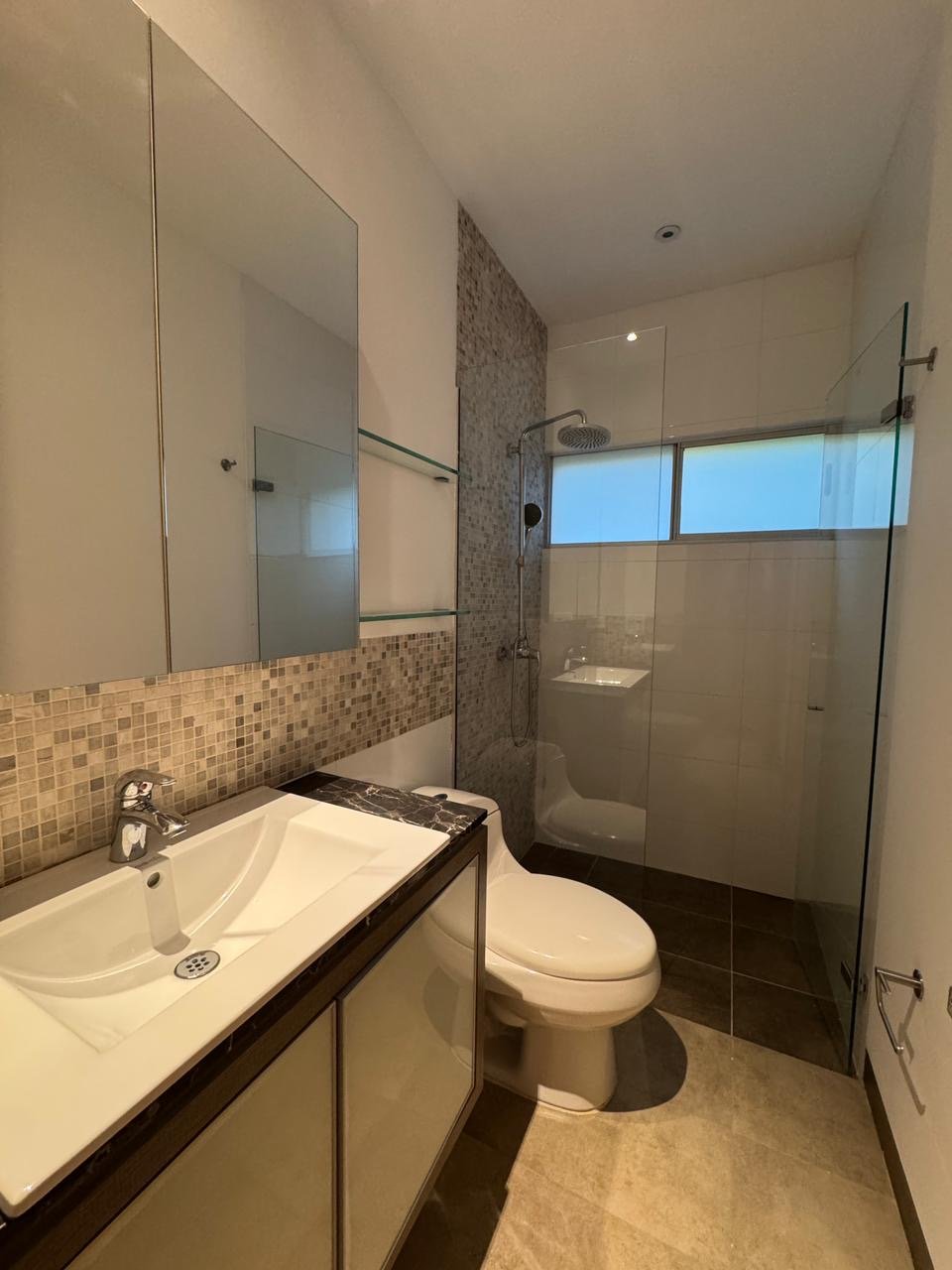 Exclusiva Casa Campestre ubicada en Envigadi en Renta tradicional y venta  - Image 19