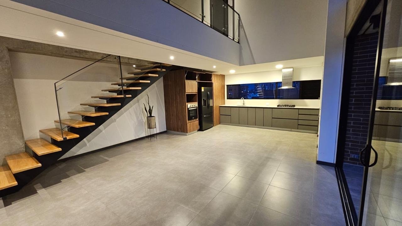 Lujoso penthouse en Renta y venta en el sector de milla de Leon - Image 8