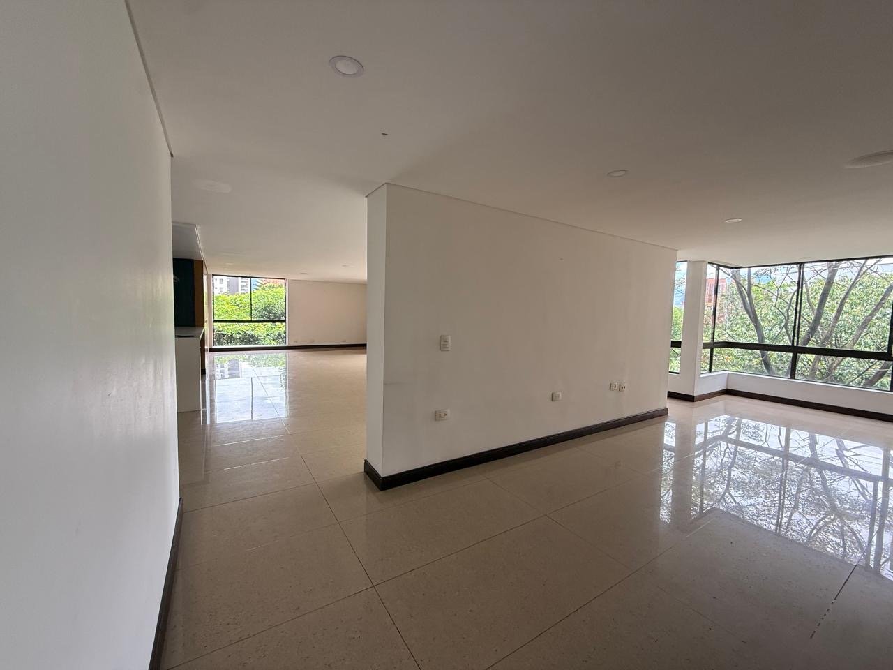 En renta y Venta amplio apartamento en Castropol  - Image 11