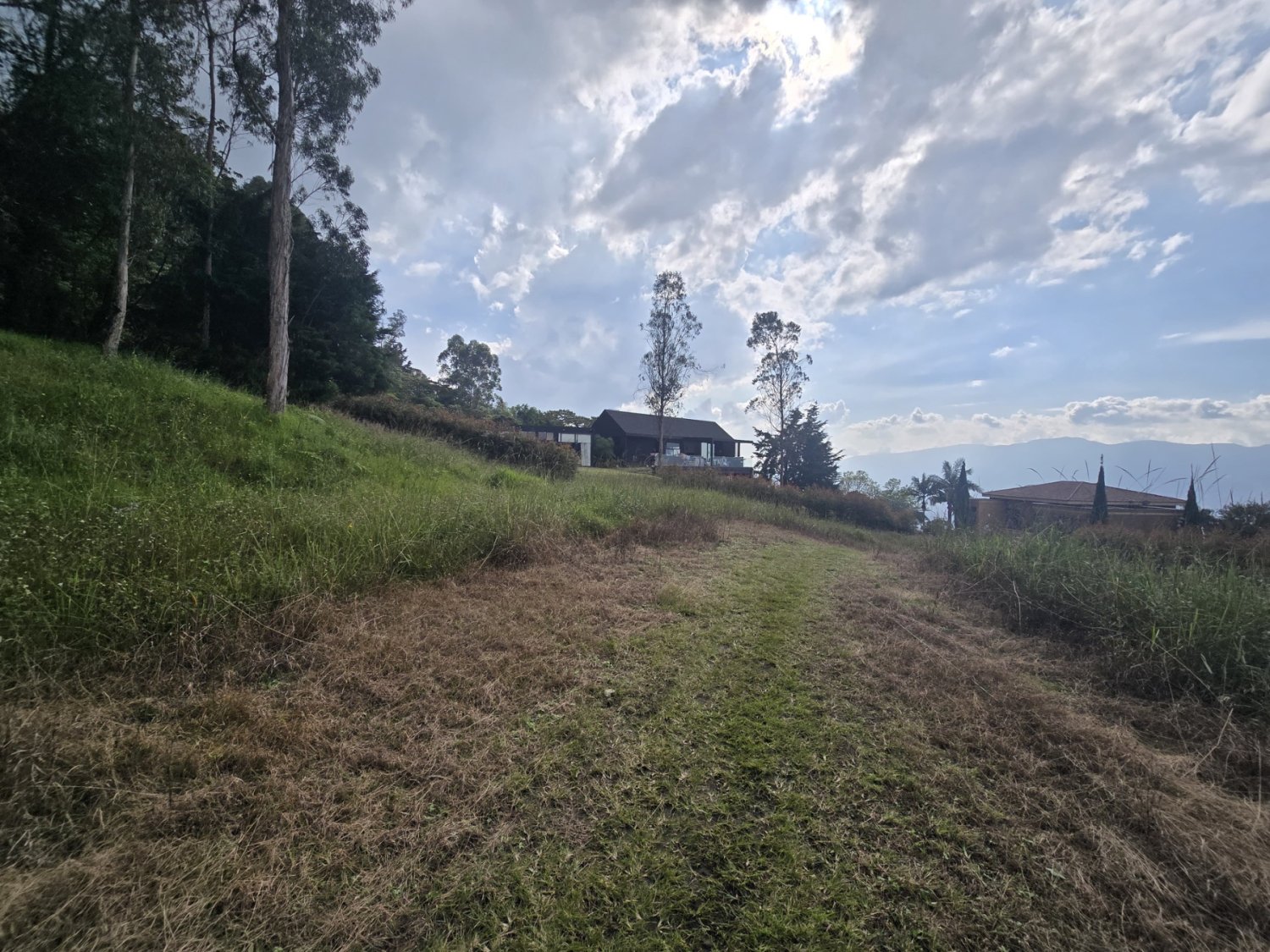 Exclusivo lote en venta en el poblado con Vista Panorámica  - Image 5