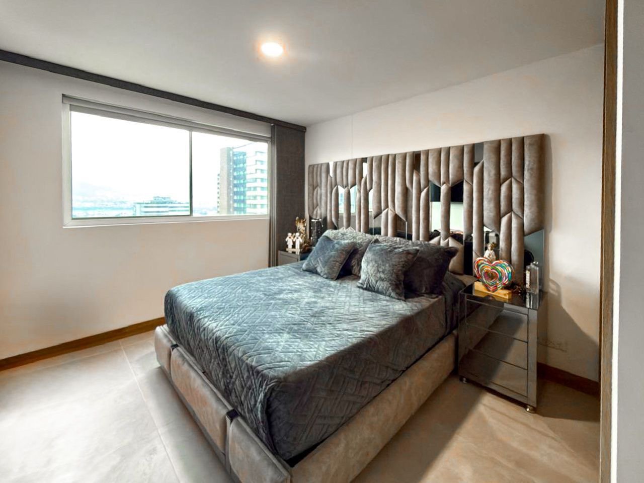 Venta De moderno apartamento en Ciudad Del Rio Medellin - Image 7