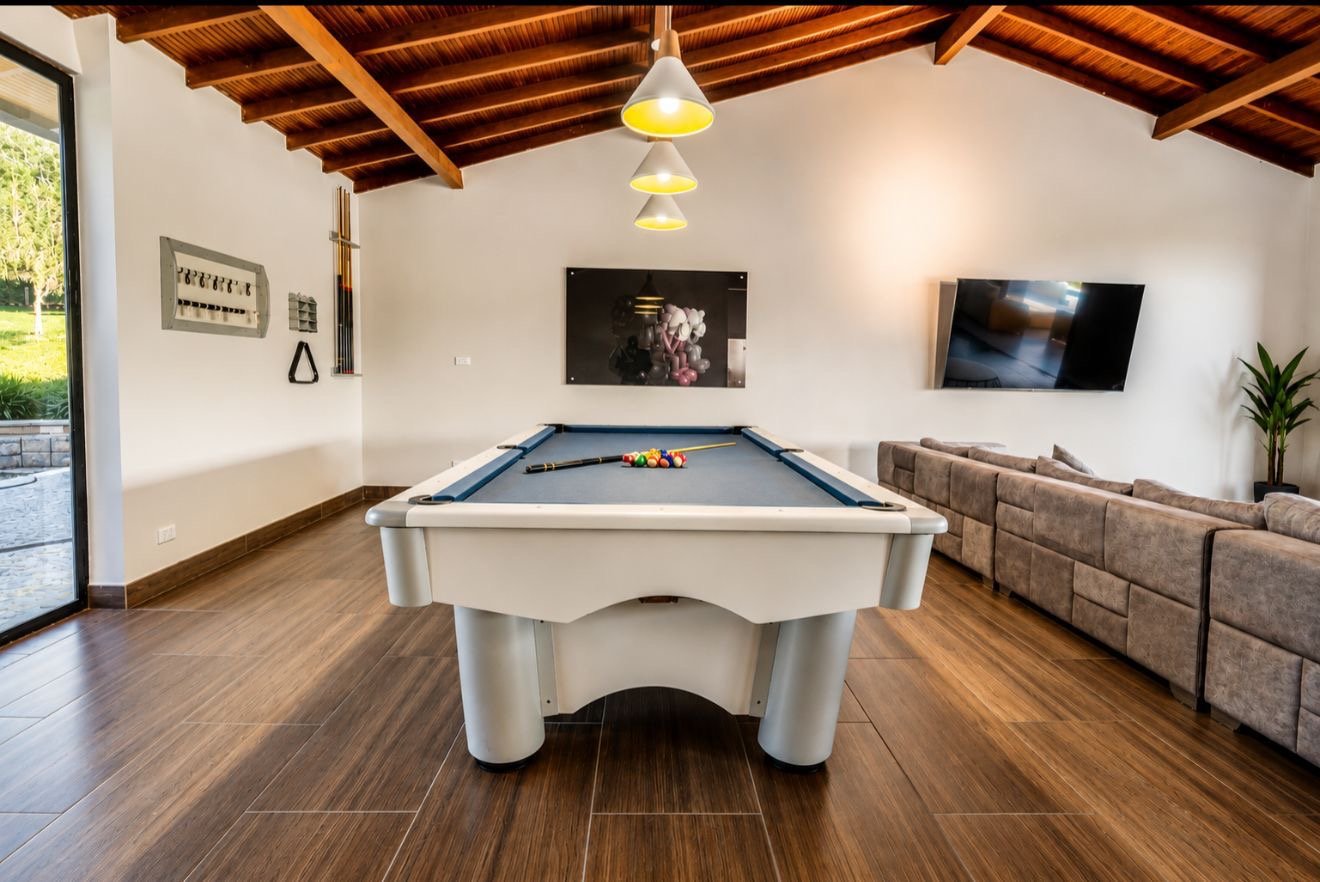 Exclusiva Casa con zonas húmedas con vista a la ciudad en envigado  — 10