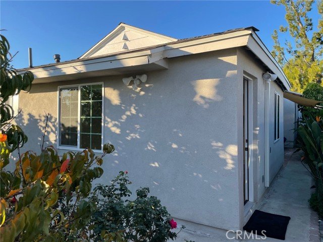 1bd 1bath Cottage House in Tarzana - Image 2