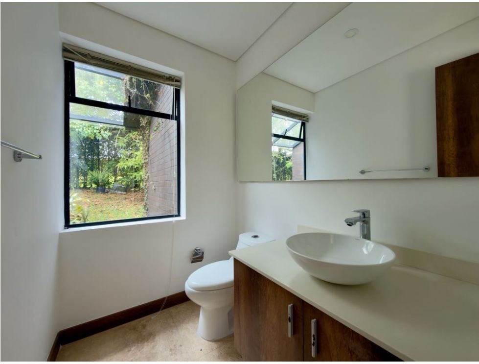 En venta Hermosa casa de un solo nivel en las palmas  — 11