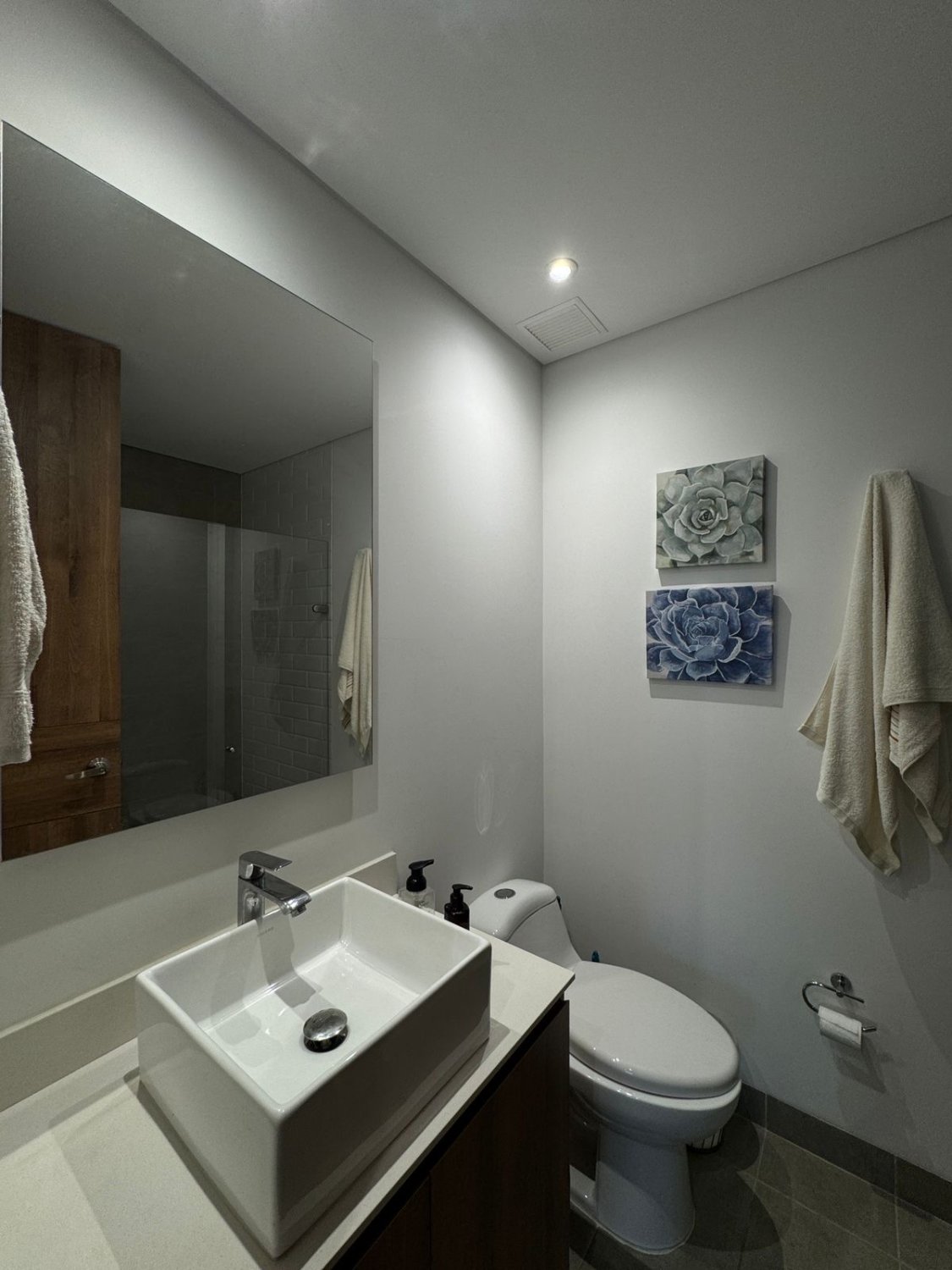 Aparta estudio Amoblado en Ciudad del Rio - Image 7