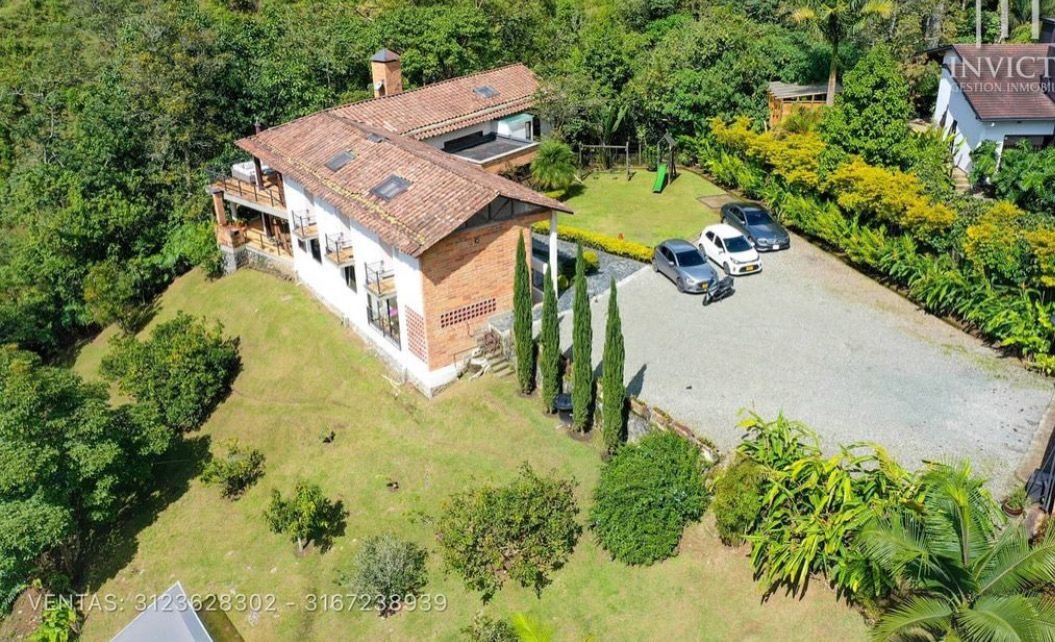 Casa Campestre en Venta en el sector de Envigado  — 2