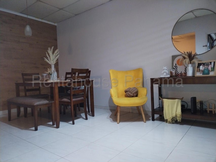 Acogedora Casa en Esquina - Image 11