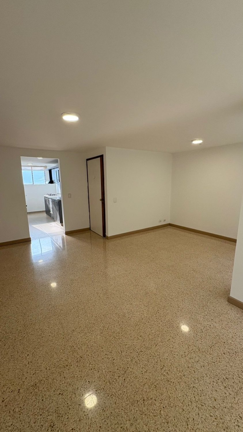 Moderno Apartamento en Poblado San Lucas - Image 15