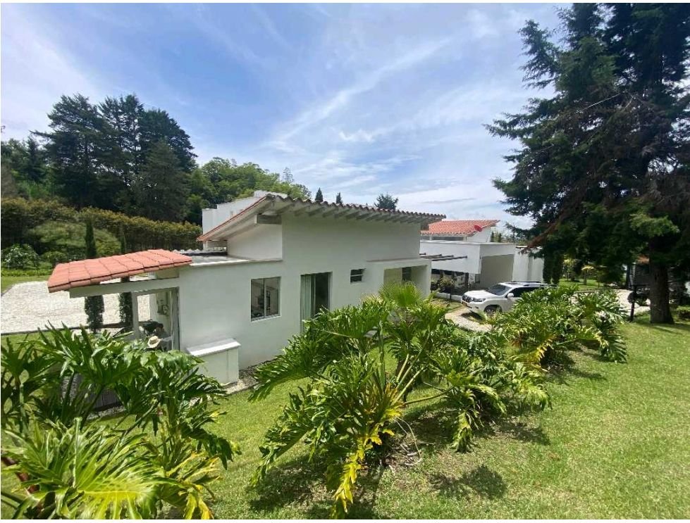 Exclusiva Casa en Venta en Rionegro (Sajonia ) — 1