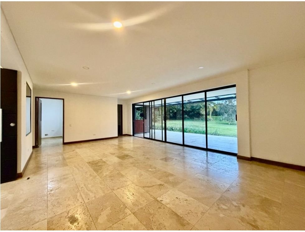 En venta Hermosa casa de un solo nivel en las palmas  — 6