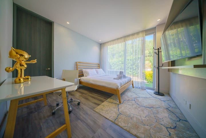 Hermosa casa de alujo en Venta en la zona más exclusiva del poblado  - 25
