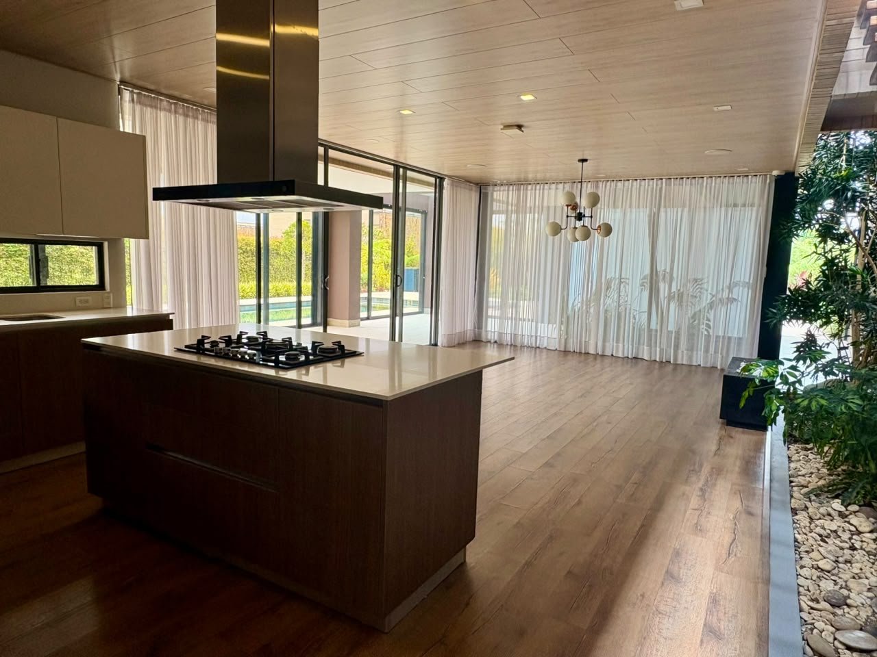 Exclusiva Casa en el alto de las palmas en Venta y renta  — 9