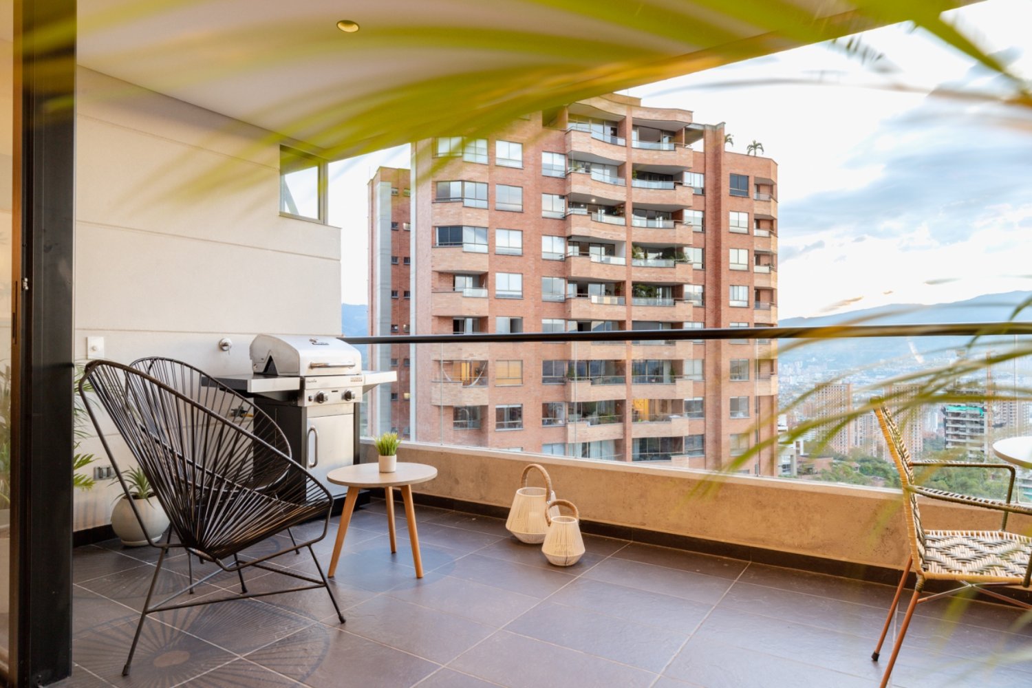 Elegante Apartamento en Poblado — 3