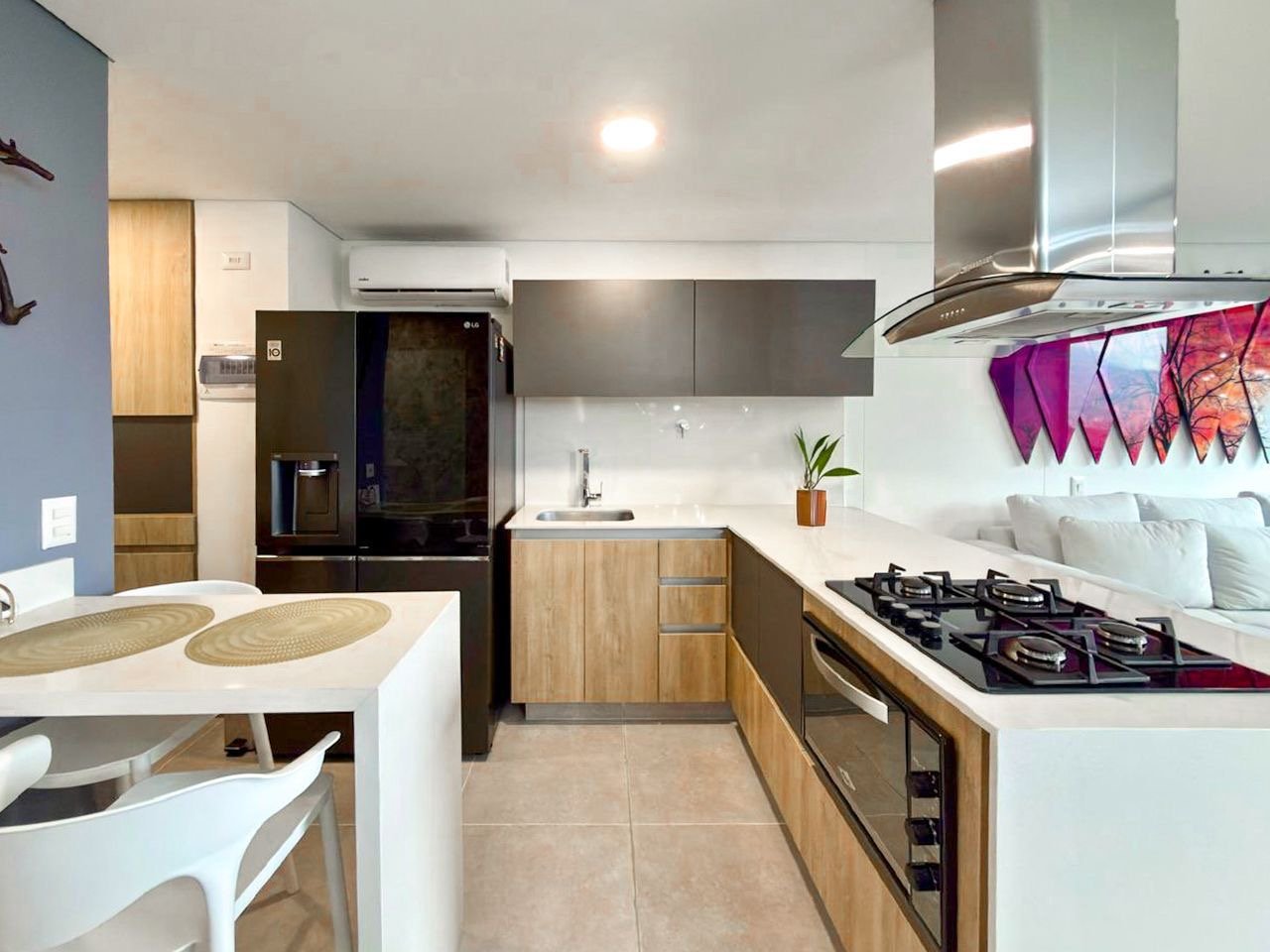 Venta De moderno apartamento en Ciudad Del Rio Medellin - Image 10