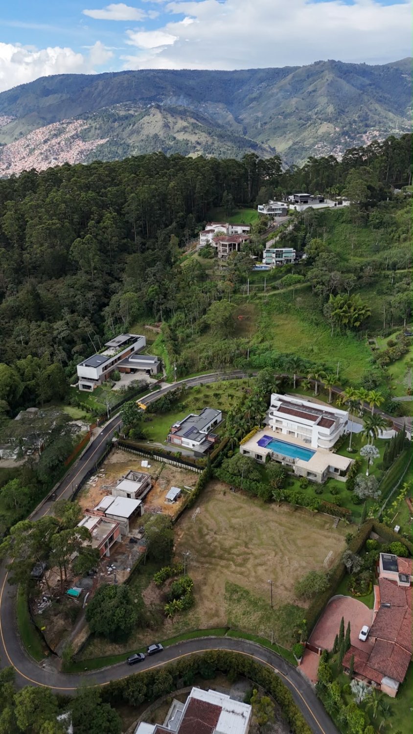 Exclusivo lote para desarrollar proyecto inmobiliario en el poblado (Casa ) — 5